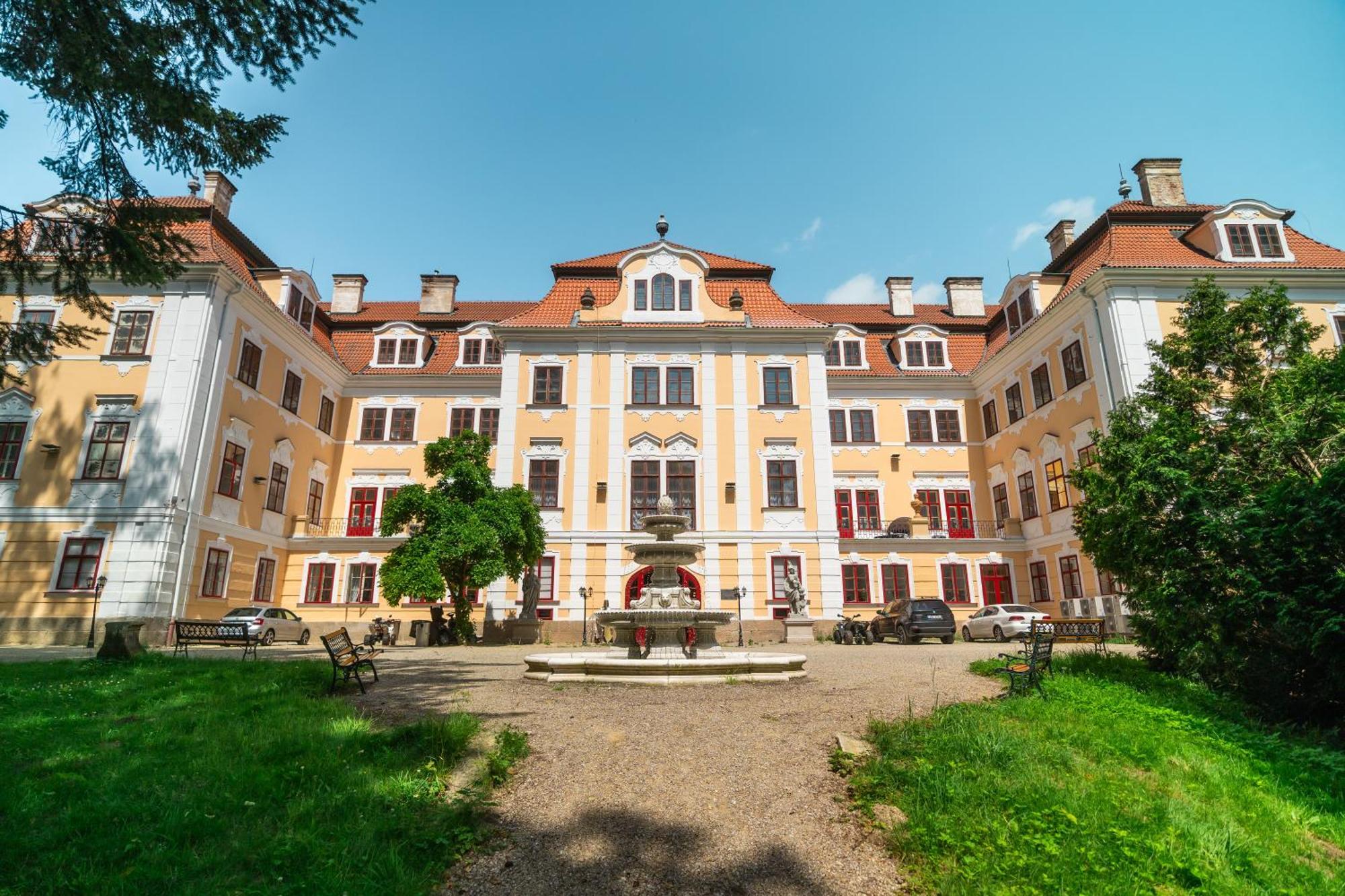 Zamek D'Este Chlum u Trebone Exterior foto