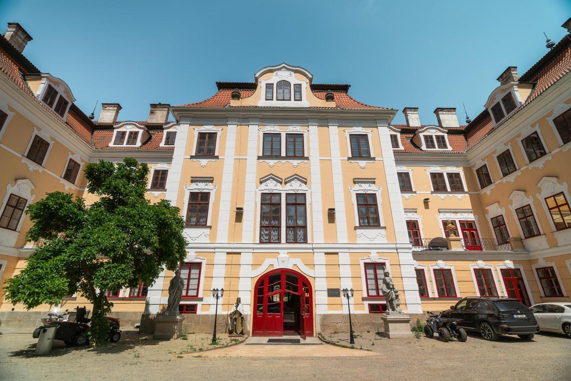 Zamek D'Este Chlum u Trebone Exterior foto